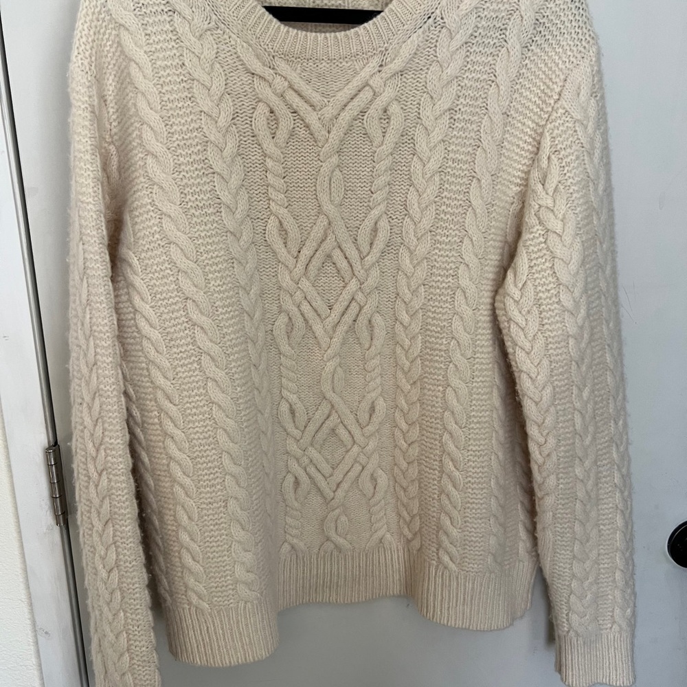 Wallace and Barnes Men’s Shetland Wool Classic Cable Sweater